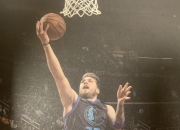 开云体育- 东契奇对比照 